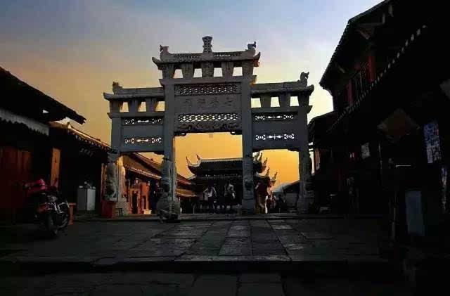 陈梦生日晒戒指！与王楚钦再传绯闻，陈母回应猜测